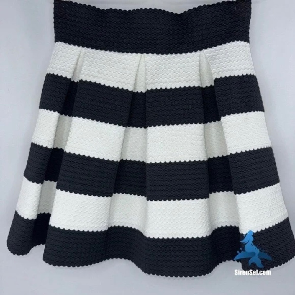 1170 Dina Be Textured Knit Striped Skirt – M – Black White